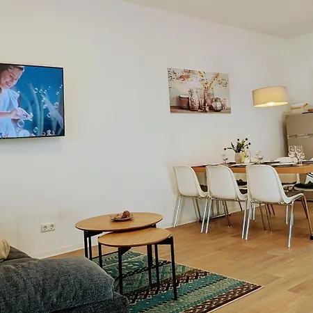 Urban Gotha-apartment Friedenstein- Am Schlosspark- Parken An Der Der Tuer- Barrierefrei, 900 Meter Zum Bahnhof - Wallbox * Gotha