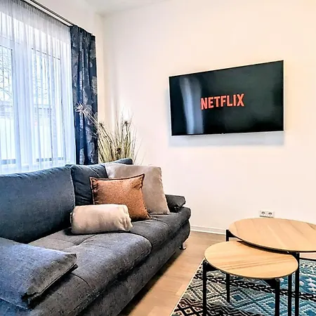 Apartamento Urban Gotha-apartment Friedenstein- Am Schlosspark- Parken An Der Der Tür- Barrierefrei, 900 Meter Zum Bahnhof - Wallbox Gotha