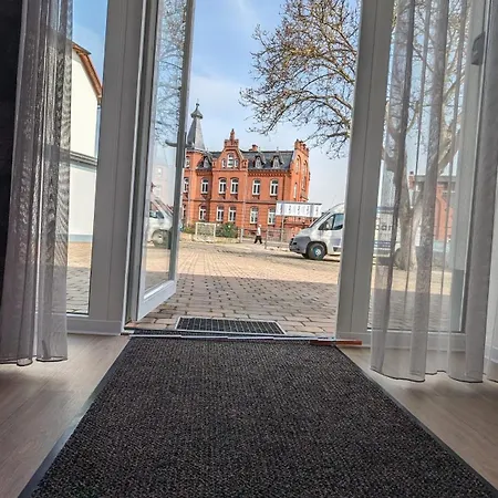 Apartamento Urban Gotha-apartment Friedenstein- Am Schlosspark- Parken An Der Der Tür- Barrierefrei, 900 Meter Zum Bahnhof - Wallbox