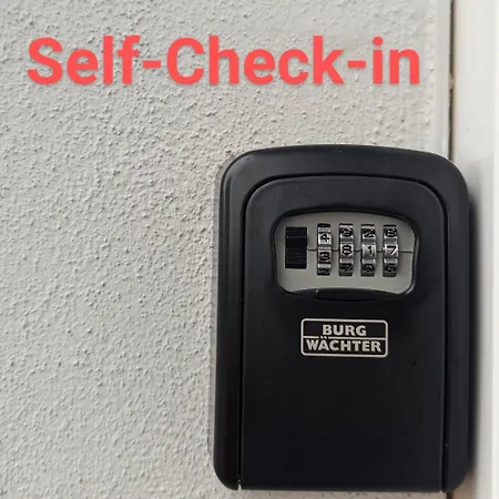 Urban Gotha-apartment Friedenstein- Am Schlosspark- Parken An Der Der Tuer- Barrierefrei, 900 Meter Zum Bahnhof - Wallbox * Gotha