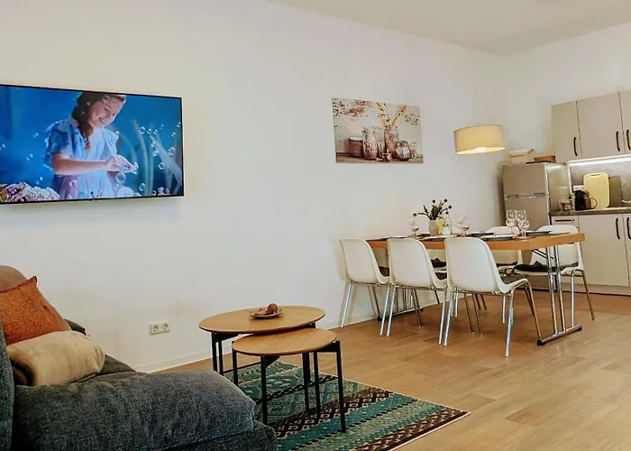 Urban Gotha-apartment Friedenstein- Am Schlosspark- Parken An Der Der Tuer- Barrierefrei, 900 Meter Zum Bahnhof - Wallbox * Gotha