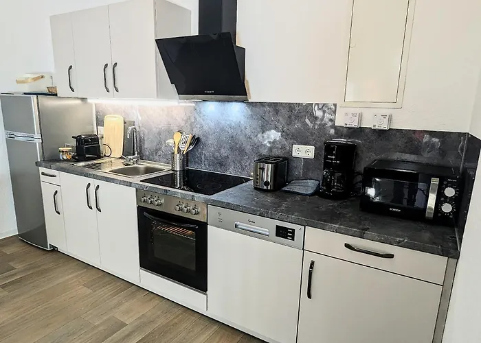 Appartement Urban Gotha-apartment Friedenstein- Am Schlosspark- Parken An Der Der Tuer- Barrierefrei, 900 Meter Zum Bahnhof - Wallbox *