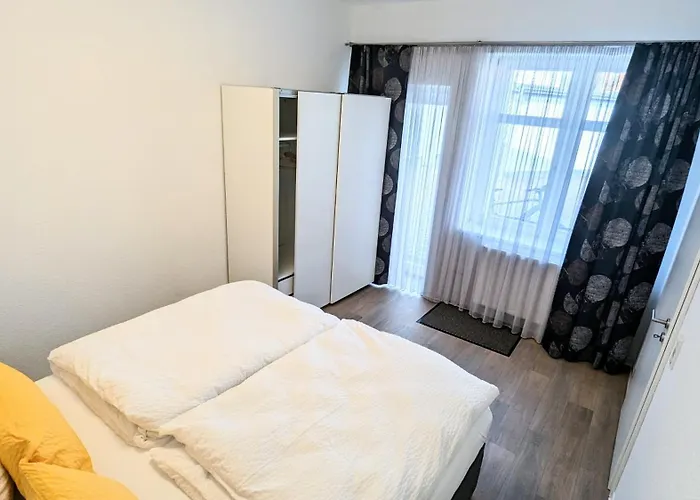 Urban Gotha-apartment Friedenstein- Am Schlosspark- Parken An Der Der Tuer- Barrierefrei, 900 Meter Zum Bahnhof - Wallbox Gotha