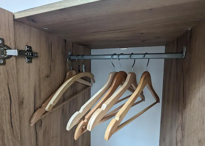 Appartement Urban Gotha-apartment Friedenstein- Am Schlosspark- Parken An Der Der Tuer- Barrierefrei, 900 Meter Zum Bahnhof - Wallbox *