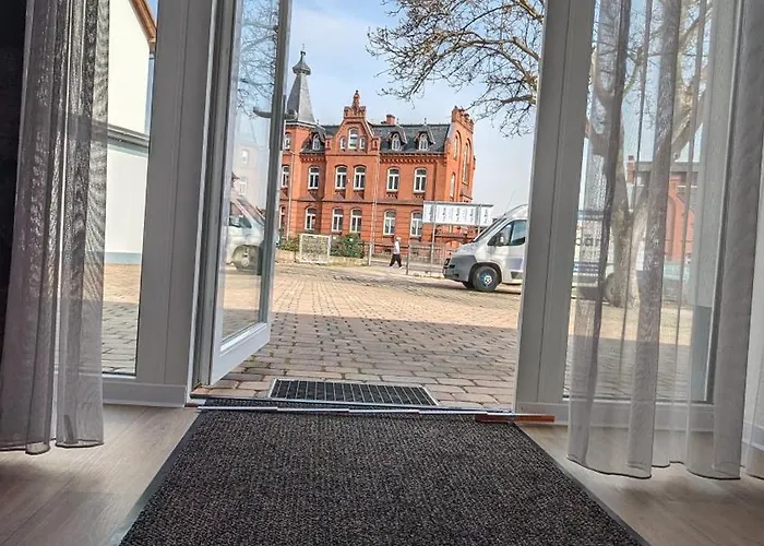 Appartement Urban Gotha-apartment Friedenstein- Am Schlosspark- Parken An Der Der Tuer- Barrierefrei, 900 Meter Zum Bahnhof - Wallbox