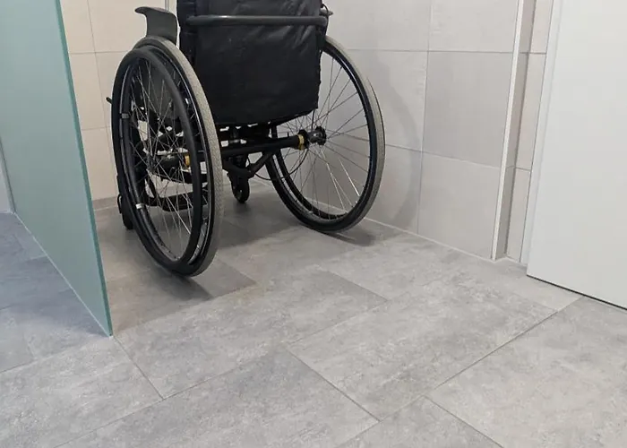 Urban Gotha-apartment Friedenstein- Am Schlosspark- Parken An Der Der Tuer- Barrierefrei, 900 Meter Zum Bahnhof - Wallbox Gotha